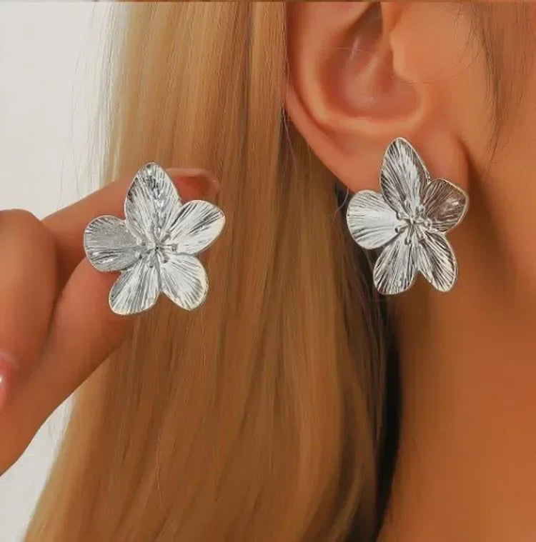 Stainless Steel Golden Double-Layer Hollow Flower Hoop Earring for Women Vintage Flower Earrings for Daily Wear Jewelry Gifts