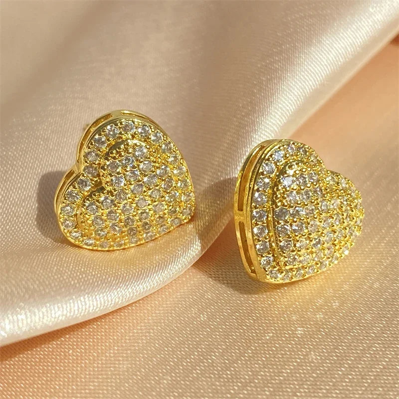 Classic Design Dazzling Heart Stud Earrings for Women High Quality Romantic Female Accessories Timeless Styling Jewelry