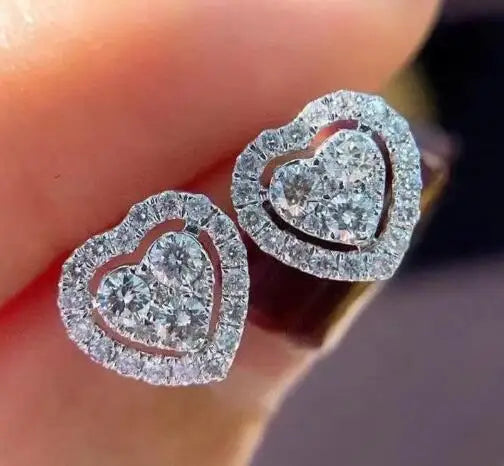 Classic Design Dazzling Heart Stud Earrings for Women High Quality Romantic Female Accessories Timeless Styling Jewelry